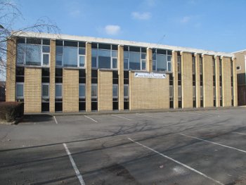 Bureaux 1050m² + 80 places de parking à louer sur Valenciennes