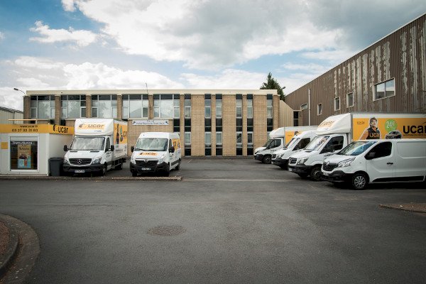 Bureaux 961m² (divisibles) + 100 places de parking à louer Valenciennes