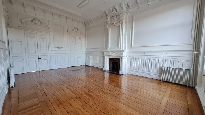 Bureaux de prestige 230m² + 2 places de parking à louer Valenciennes