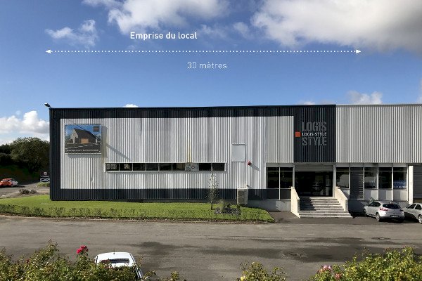 Local commercial / entrepôt de 727m² avec bureaux à louer Longuenesse