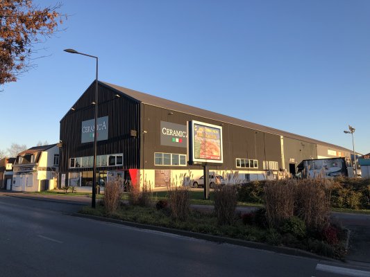 Showroom 700m² à louer Valenciennes