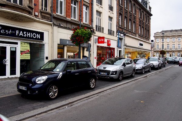 Local commercial 126m² (83m² RDC) à louer Cambrai