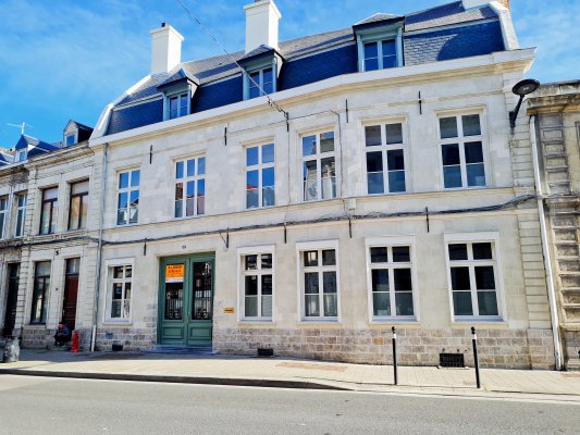 Immeuble de bureaux 360m² + cave à louer Valenciennes